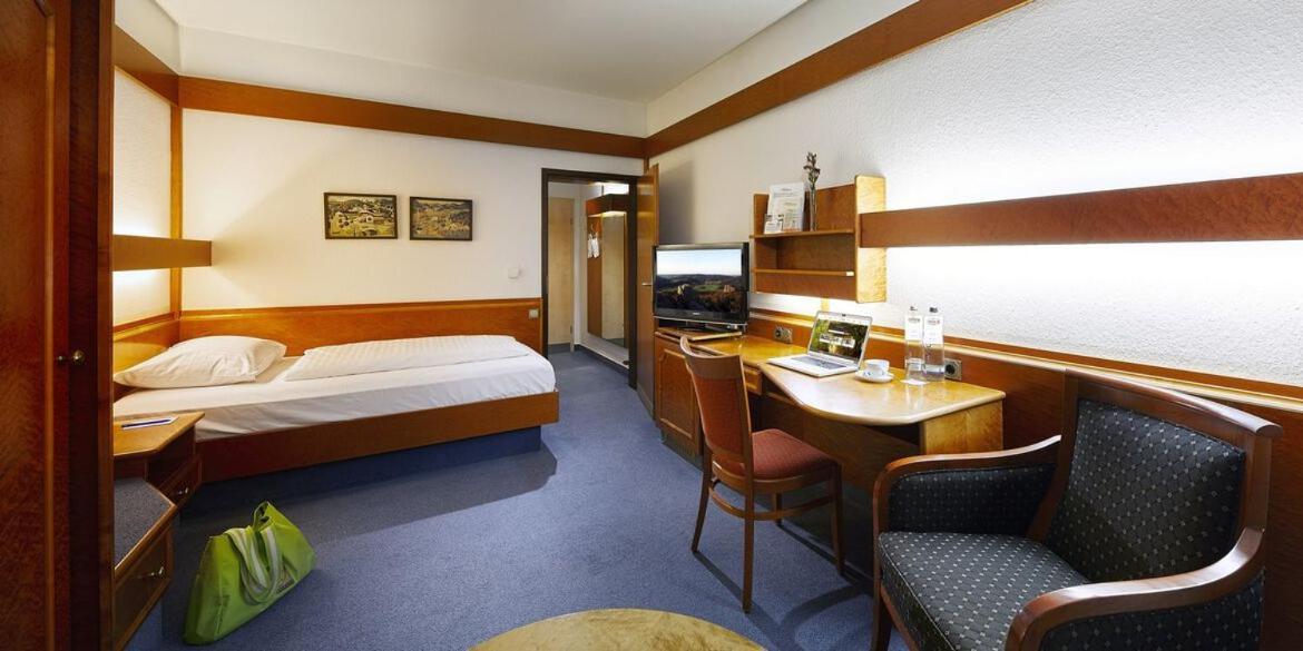 Hotel Pergola Im Goebels Hotel Rodenberg Rotenburg an der Fulda Phòng bức ảnh